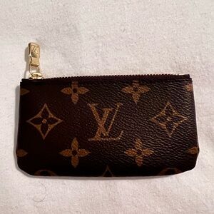 Brand New Louis Vuitton Key Pouch. Monogram Leather Brown.